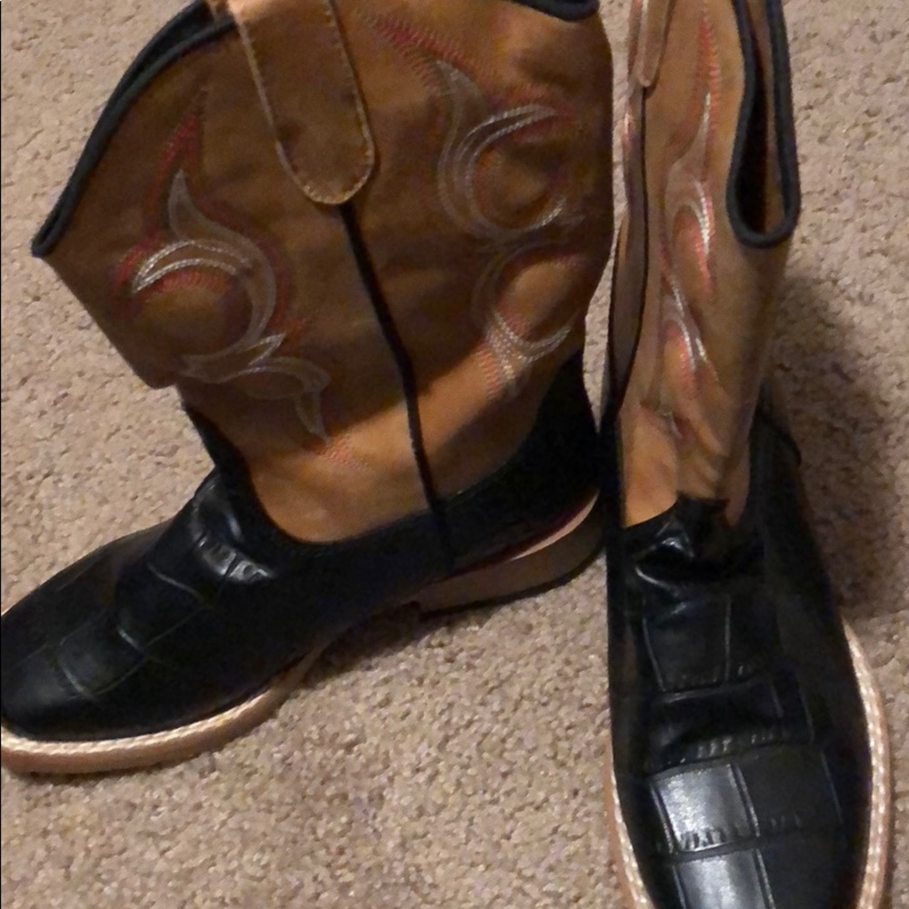 Dbl barrel cow boy boots 13 n half